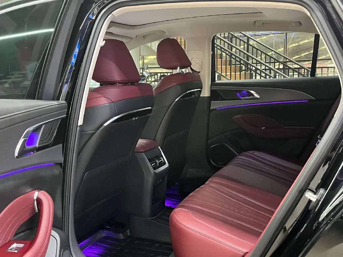 2023 HongQi H5 2.0T 224HP L4 8AT,autocango,china used car exporter,china ev exporter,chinese used car exporter,chinese used ev exporter