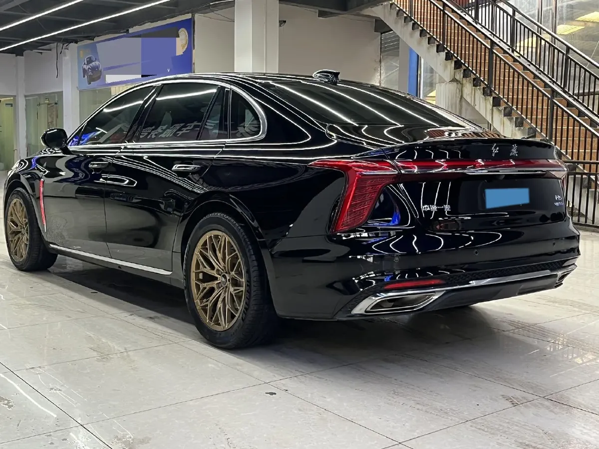 2023 HongQi H5 2.0T 224HP L4 8AT,autocango,china used car exporter,china ev exporter,chinese used car exporter,chinese used ev exporter