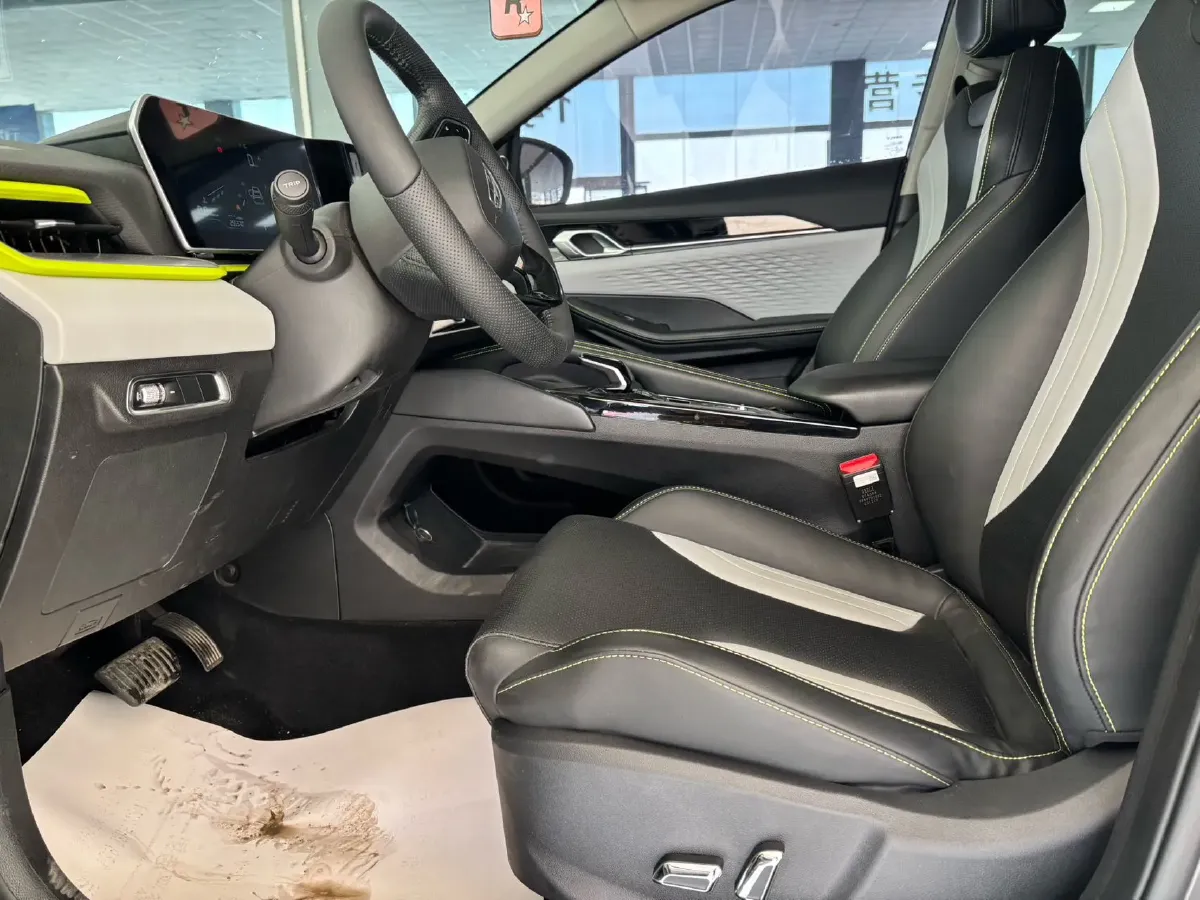 2023 Geely Coolray 1.5T 181HP L4 7DCT,autocango,china used car exporter,china ev exporter,chinese used car exporter,chinese used ev exporter