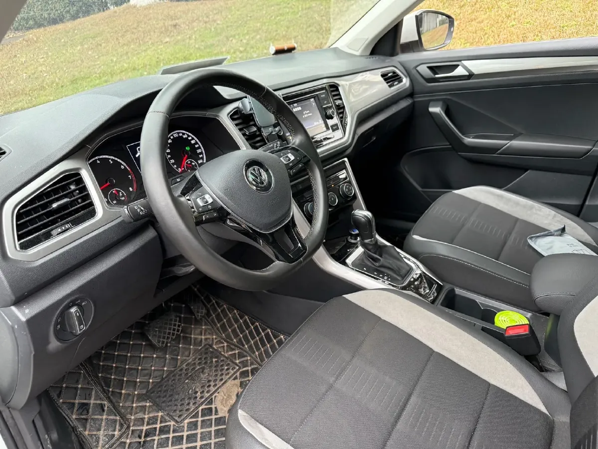 2020 Volkswagen T-Roc 1.4T 150HP L4 7DCT,autocango,china used car exporter,china ev exporter,chinese used car exporter,chinese used ev exporter