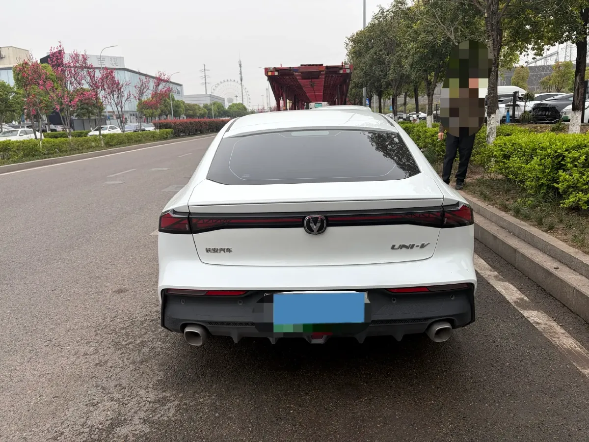 2023 ChangAn UNI-V iDD 1.5T 170HP L4 6TCT PHEV 18.4KWH,autocango,china used car exporter,china ev exporter,chinese used car exporter,chinese used ev exporter