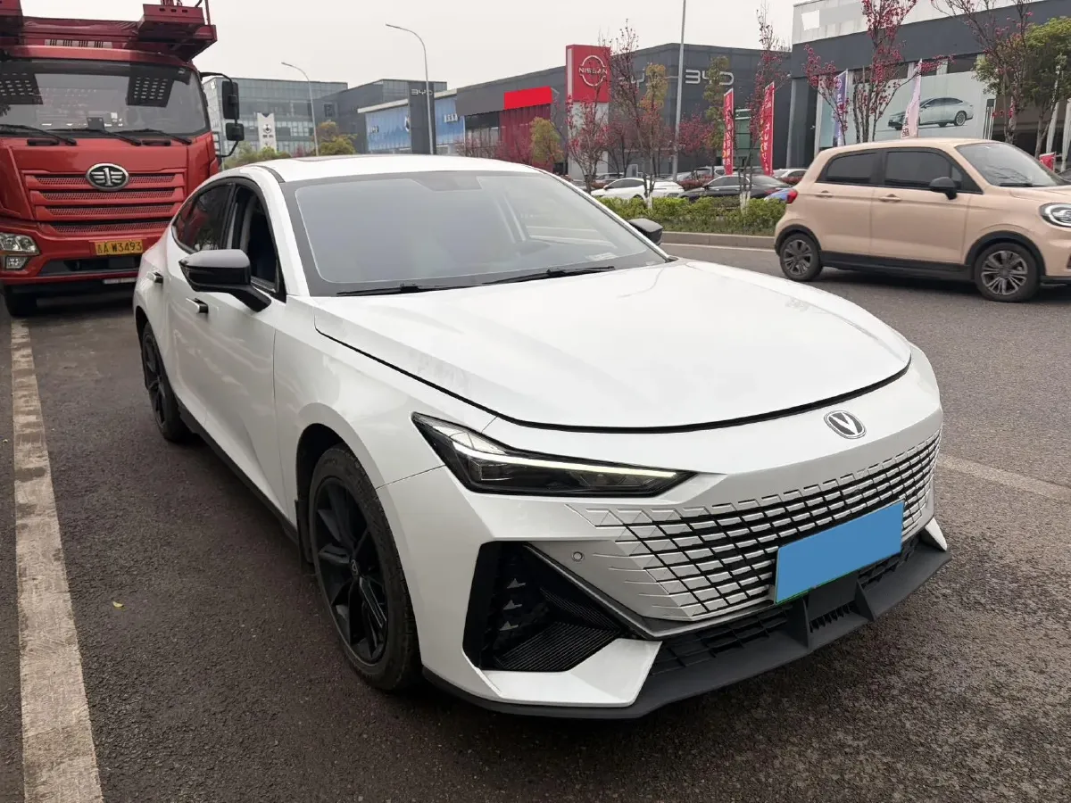 2023 ChangAn UNI-V iDD 1.5T 170HP L4 6TCT PHEV 18.4KWH,autocango,china used car exporter,china ev exporter,chinese used car exporter,chinese used ev exporter