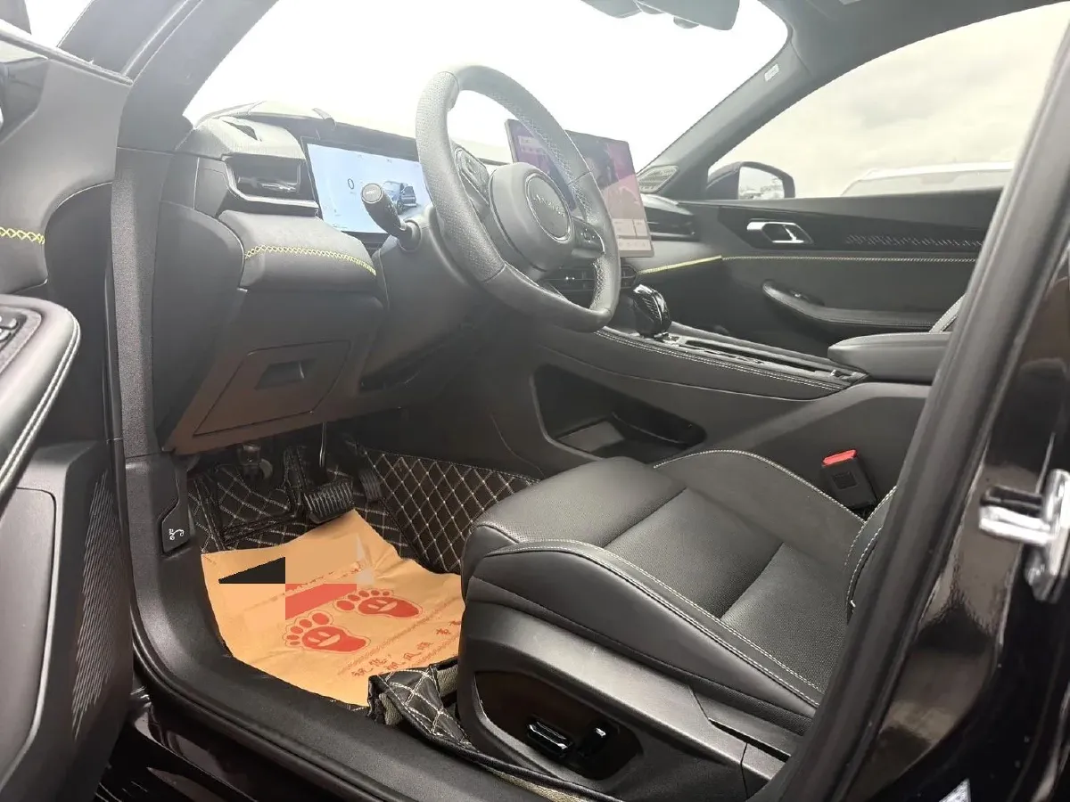 2025 LYNK&CO 03 1.5T 181HP L4 7DCT,autocango,china used car exporter,china ev exporter,chinese used car exporter,chinese used ev exporter