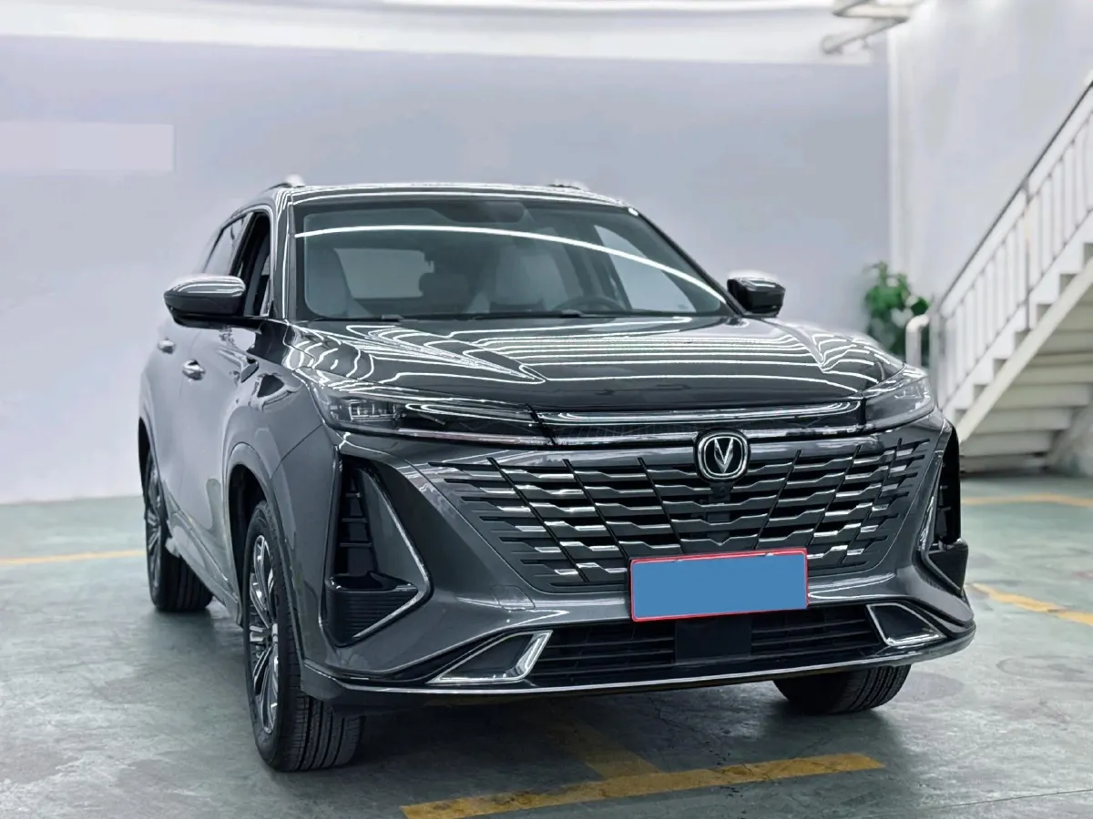 2023 ChangAn CS75 Plus 1.5T 188HP L4 8AT,autocango,china used car exporter,china ev exporter,chinese used car exporter,chinese used ev exporter