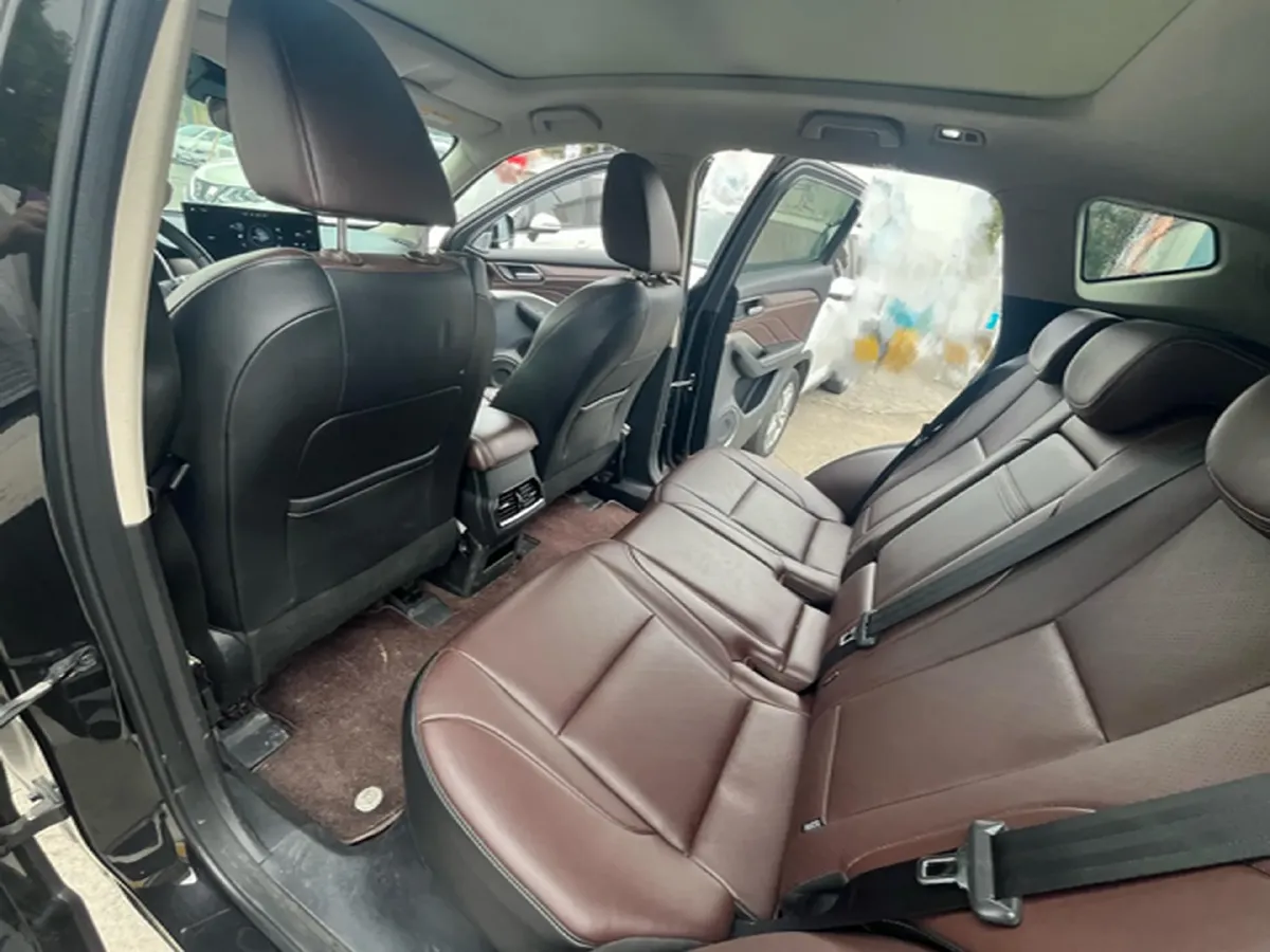 2021 WEY VV6 2.0T 227HP L4 7DCT,autocango,china used car exporter,china ev exporter,chinese used car exporter,chinese used ev exporter