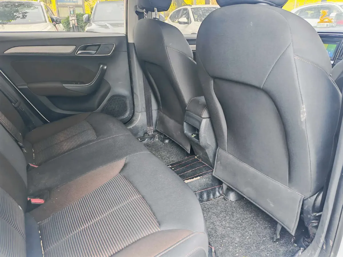 2018 Roewe i6 1.0T 125HP L3 7DCT,autocango,china used car exporter,china ev exporter,chinese used car exporter,chinese used ev exporter