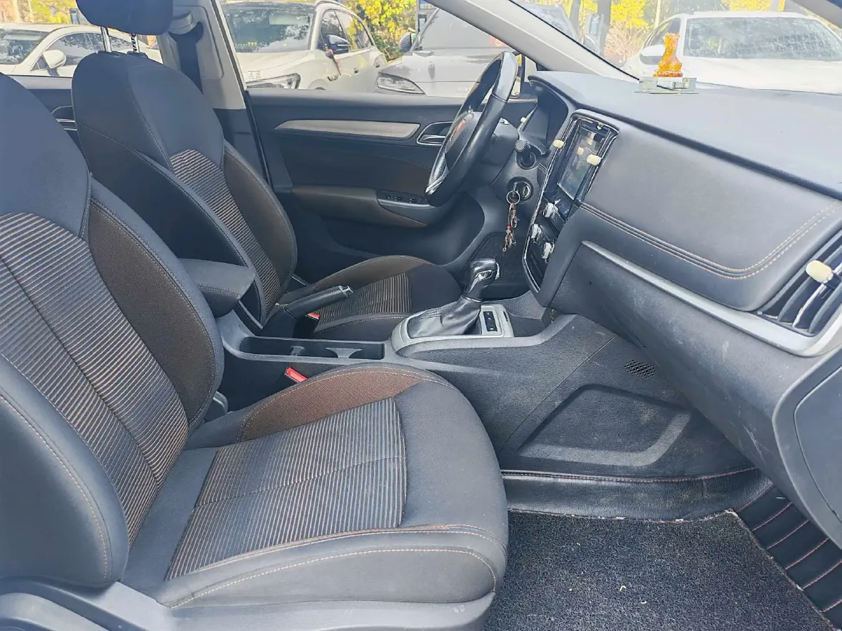 2018 Roewe i6 1.0T 125HP L3 7DCT,autocango,china used car exporter,china ev exporter,chinese used car exporter,chinese used ev exporter