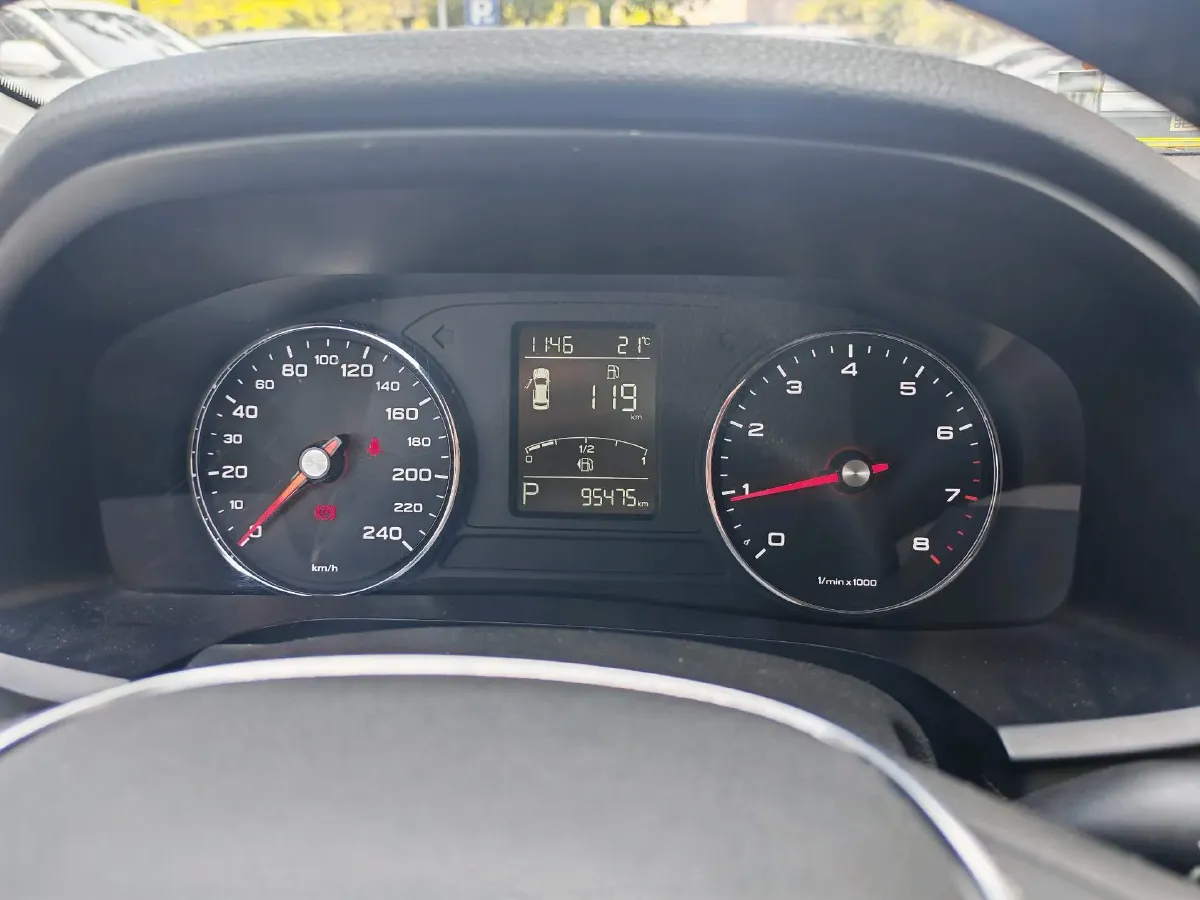 2018 Roewe i6 1.0T 125HP L3 7DCT,autocango,china used car exporter,china ev exporter,chinese used car exporter,chinese used ev exporter