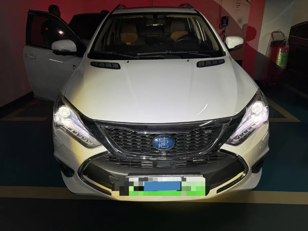 2017 BYD Tang 2.0T 205HP L4 6DCT PHEV,autocango,china used car exporter,china ev exporter,chinese used car exporter,chinese used ev exporter