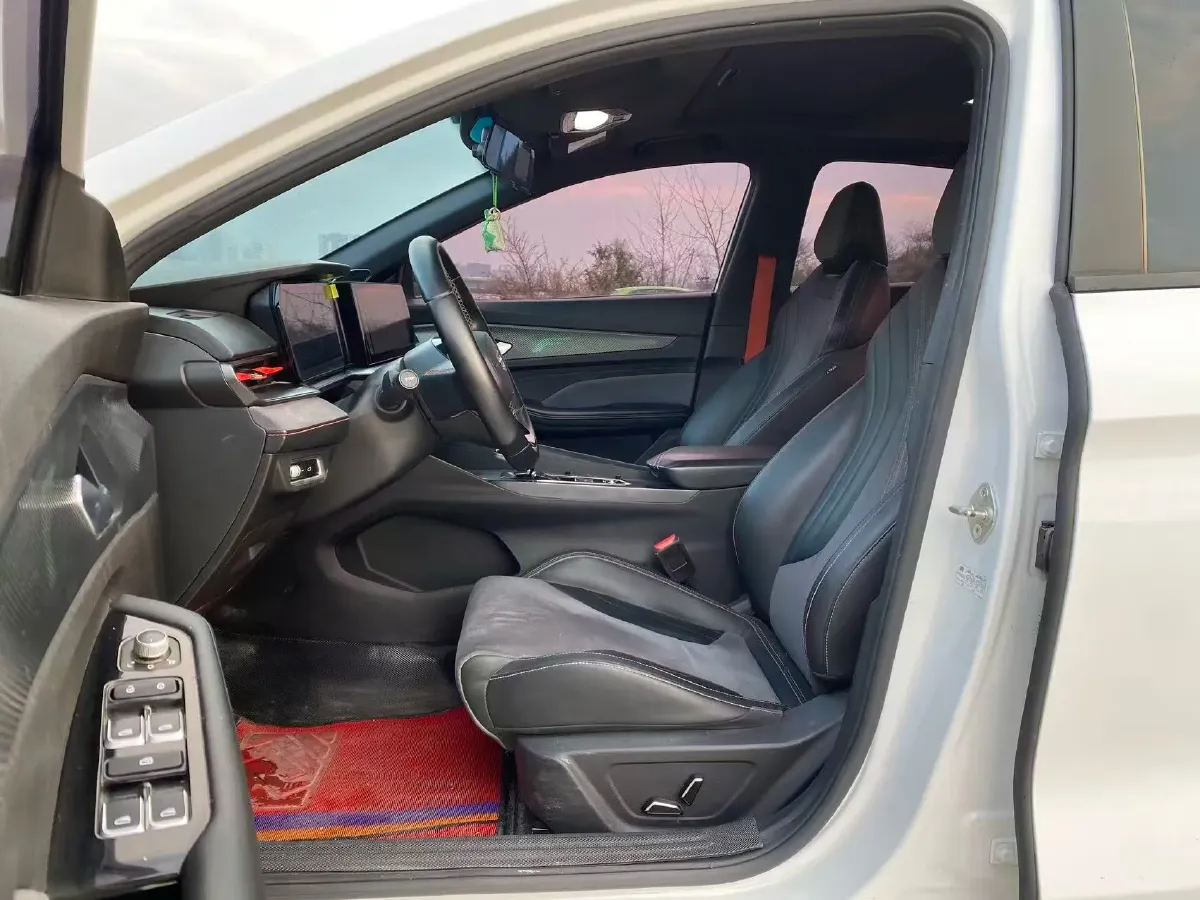 2022 Geely Binray 1.5T 181HP L4 7DCT,autocango,china used car exporter,china ev exporter,chinese used car exporter,chinese used ev exporter