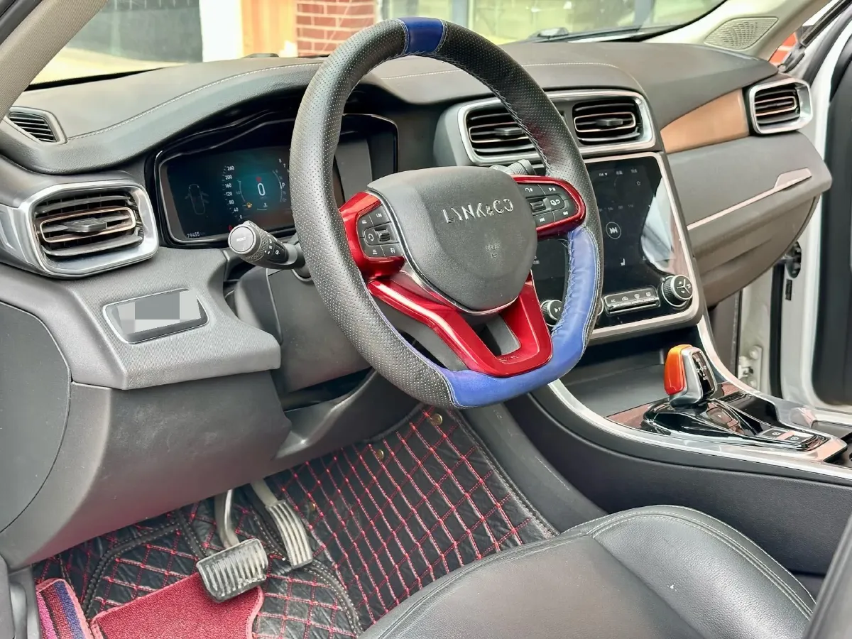 2017 Zotye SR9 2.0T 190HP L4 6DCT,autocango,china used car exporter,china ev exporter,chinese used car exporter,chinese used ev exporter