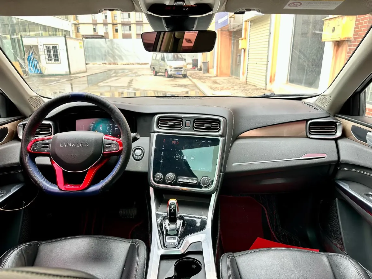 2017 Zotye SR9 2.0T 190HP L4 6DCT,autocango,china used car exporter,china ev exporter,chinese used car exporter,chinese used ev exporter