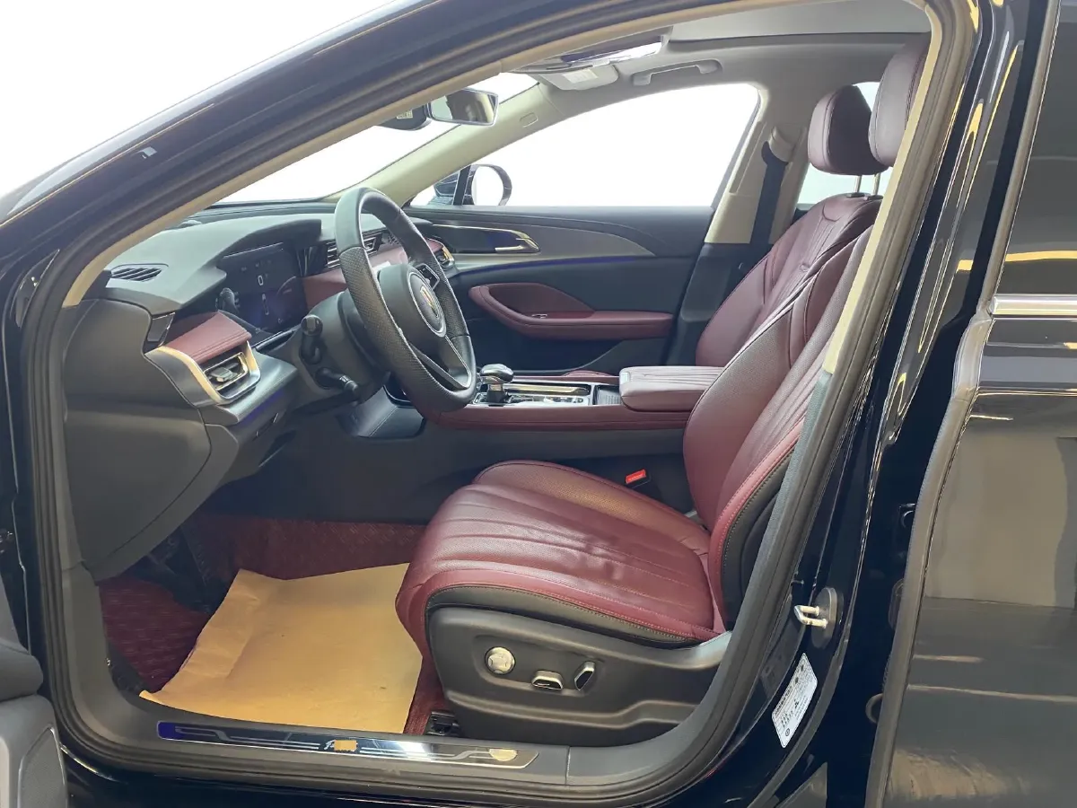 2023 HongQi H5 2.0T 224HP L4 8AT,autocango,china used car exporter,china ev exporter,chinese used car exporter,chinese used ev exporter