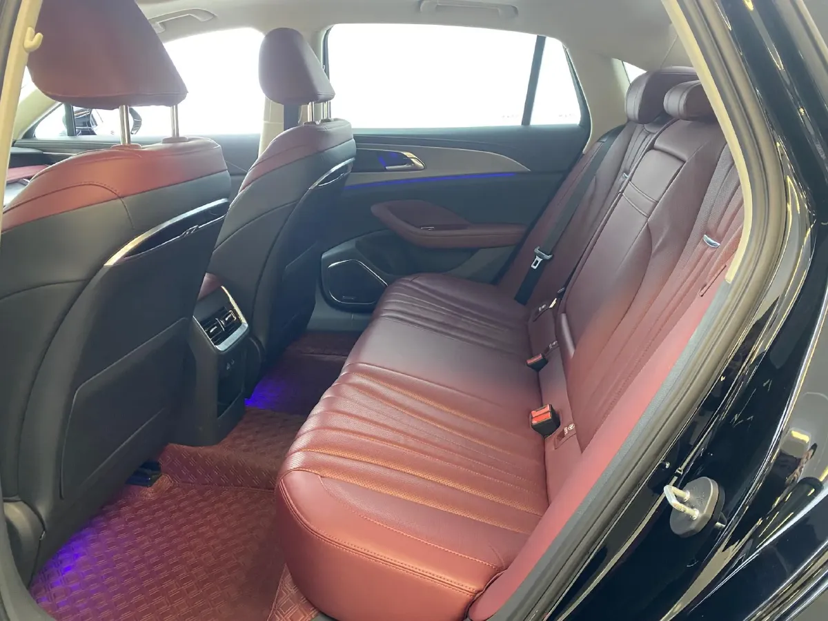 2023 HongQi H5 2.0T 224HP L4 8AT,autocango,china used car exporter,china ev exporter,chinese used car exporter,chinese used ev exporter