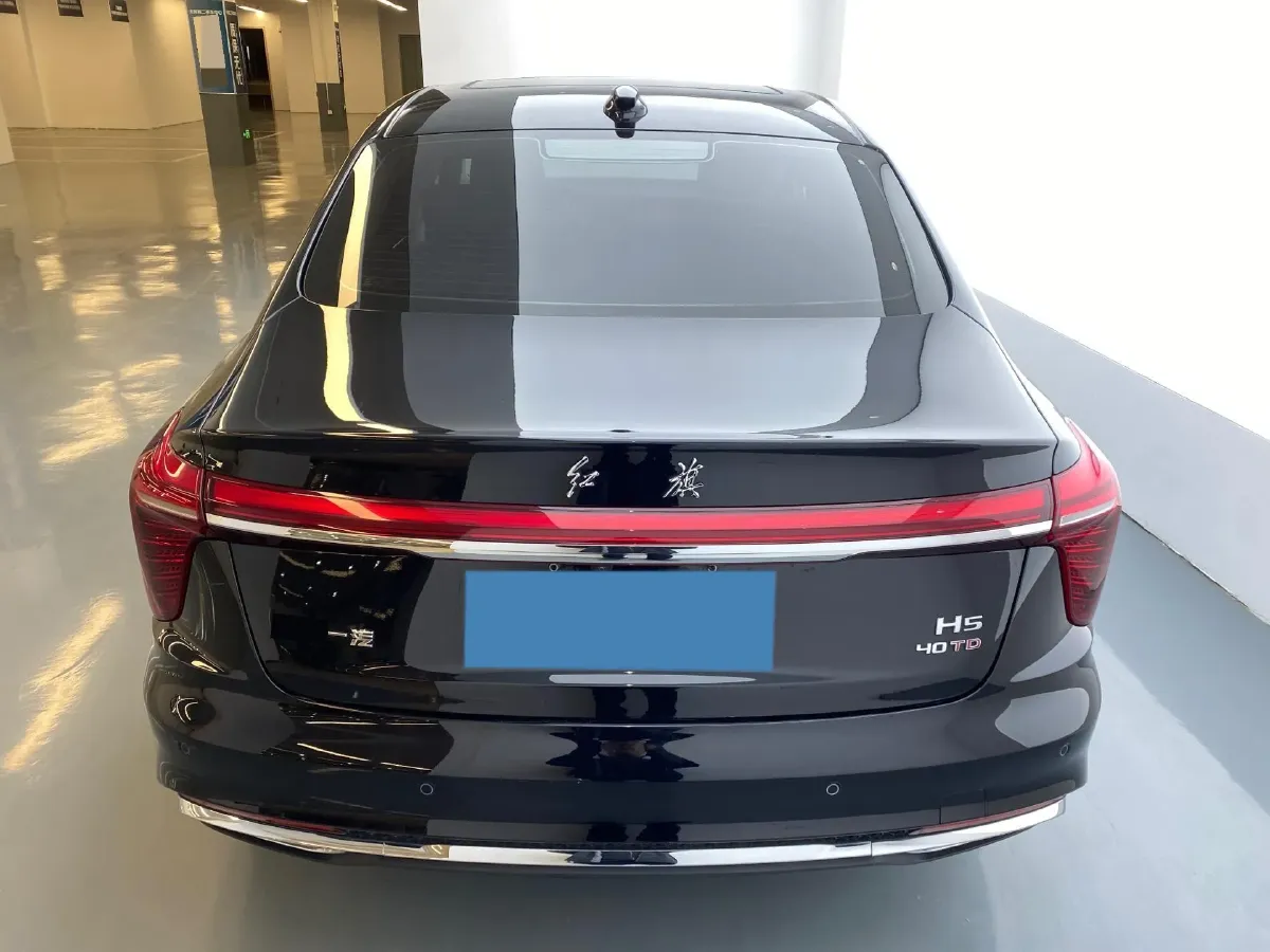 2023 HongQi H5 2.0T 224HP L4 8AT,autocango,china used car exporter,china ev exporter,chinese used car exporter,chinese used ev exporter