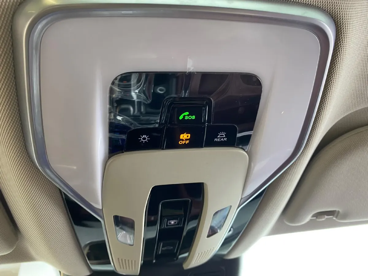 2023 HongQi H5 2.0T 224HP L4 8AT,autocango,china used car exporter,china ev exporter,chinese used car exporter,chinese used ev exporter