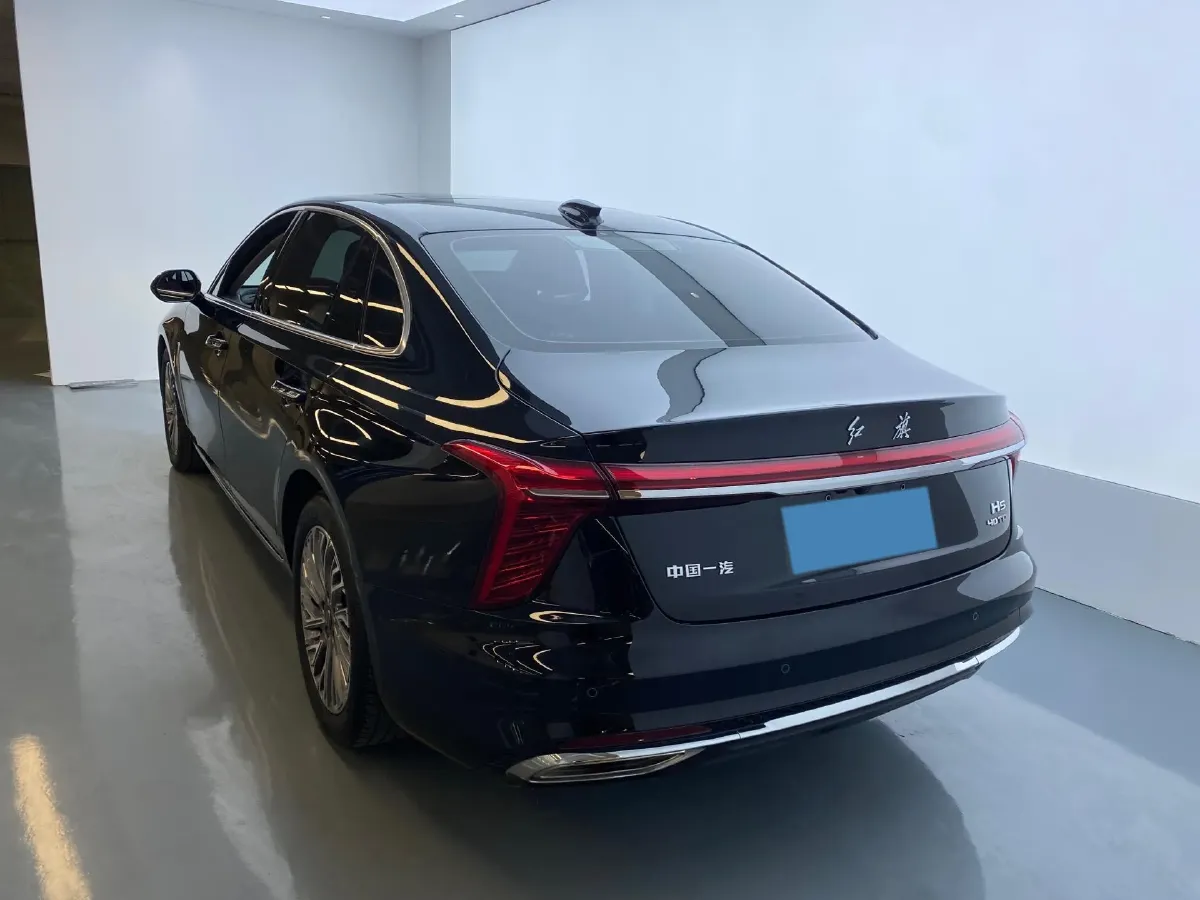 2023 HongQi H5 2.0T 224HP L4 8AT,autocango,china used car exporter,china ev exporter,chinese used car exporter,chinese used ev exporter