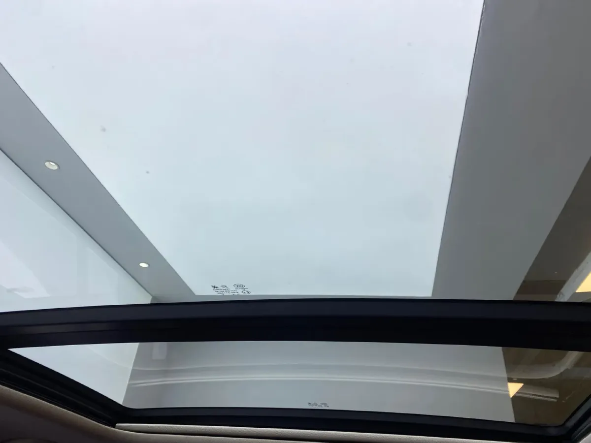 2023 HongQi H5 2.0T 224HP L4 8AT,autocango,china used car exporter,china ev exporter,chinese used car exporter,chinese used ev exporter