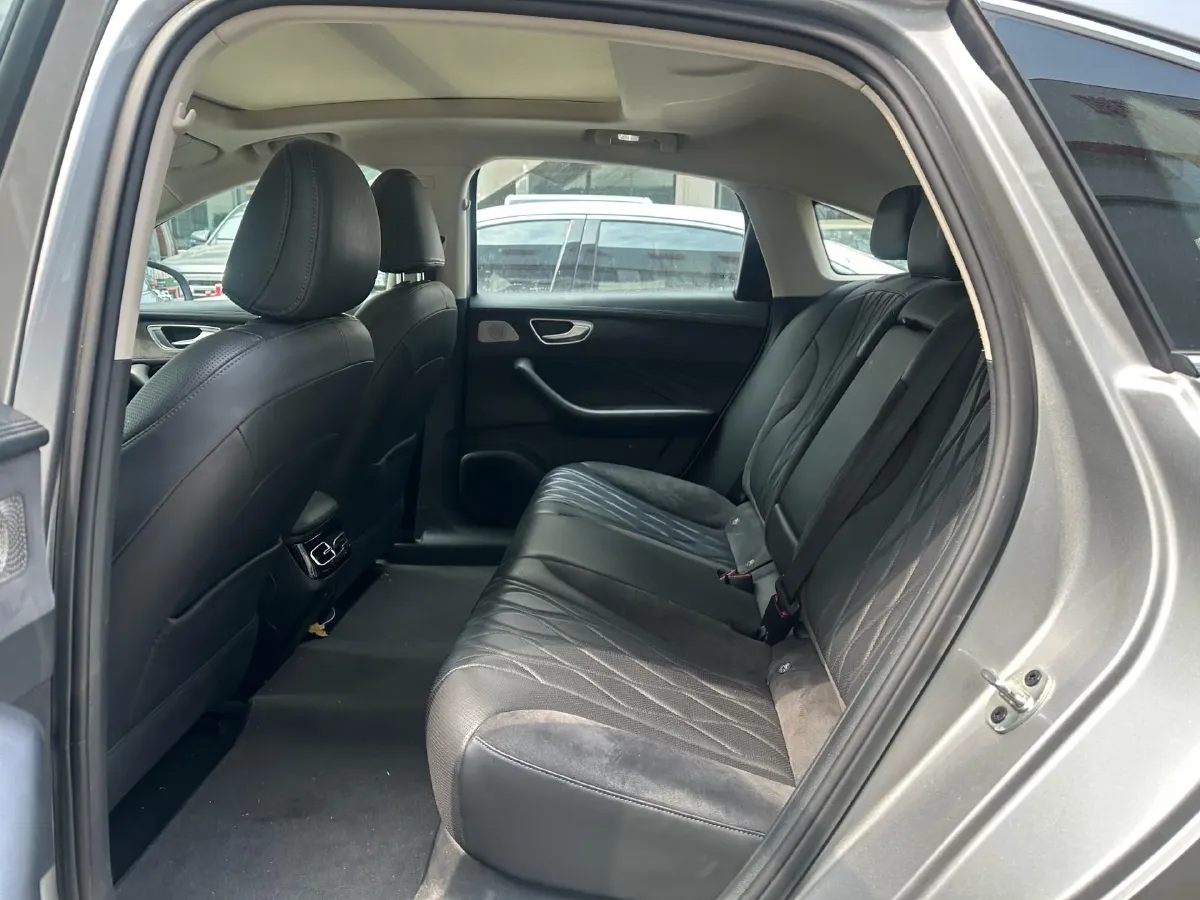 2023 Roewe D7 1.5L 112HP L4 1DHT PHEV 21.4KWH,autocango,china used car exporter,china ev exporter,chinese used car exporter,chinese used ev exporter