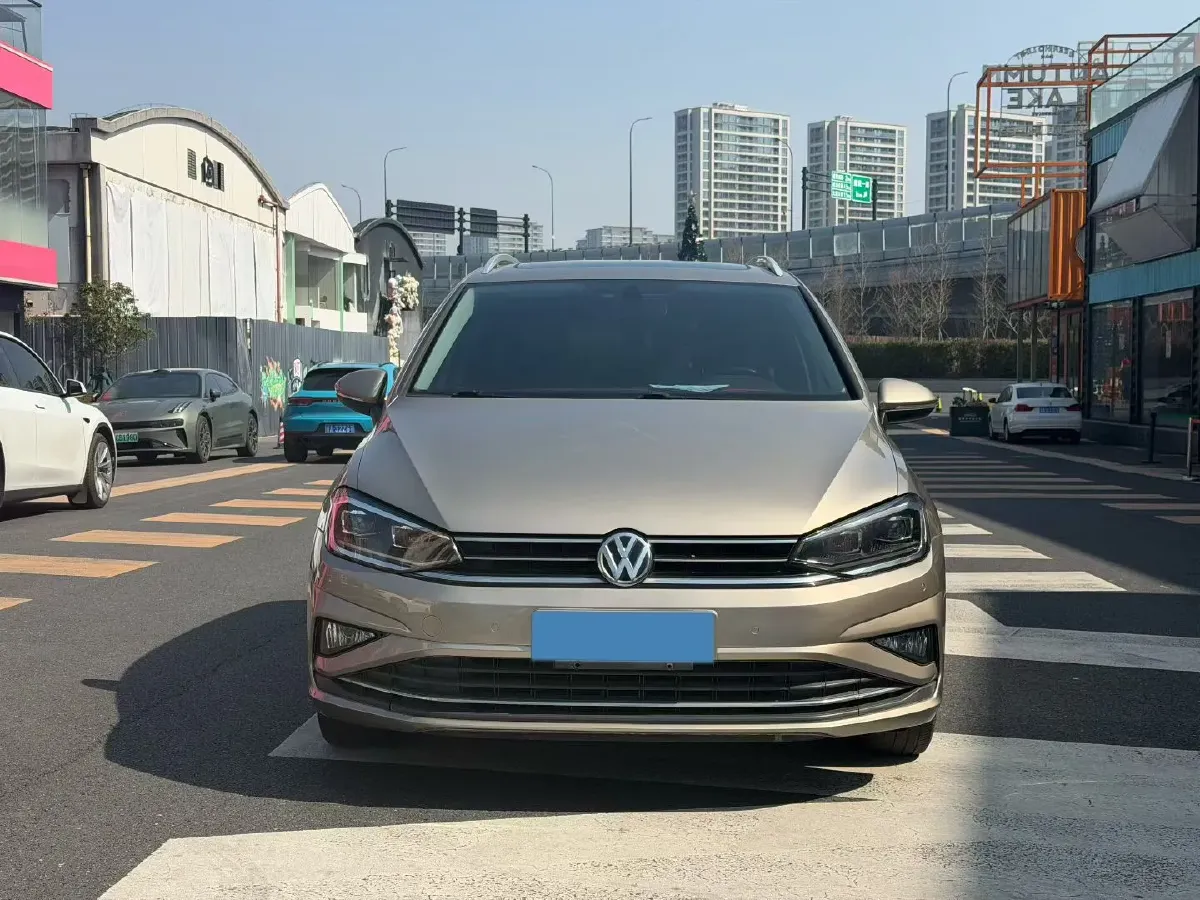 2020 Volkswagen Golf Sportsvan 1.4T 150HP L4 7DCT,autocango,china used car exporter,china ev exporter,chinese used car exporter,chinese used ev exporter