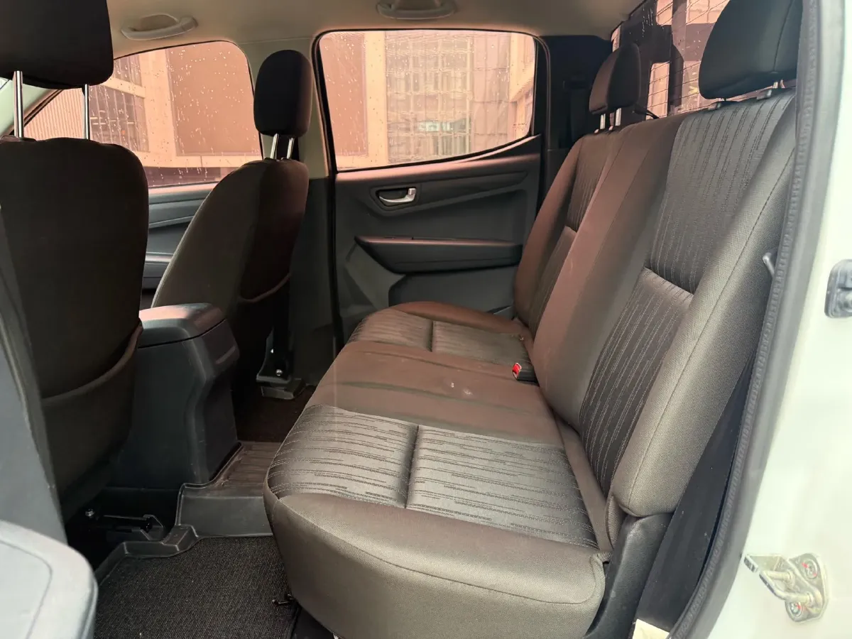 2018 Isuzu RE-MAX Jim 2.8T 116HP L4 5MT,autocango,china used car exporter,china ev exporter,chinese used car exporter,chinese used ev exporter