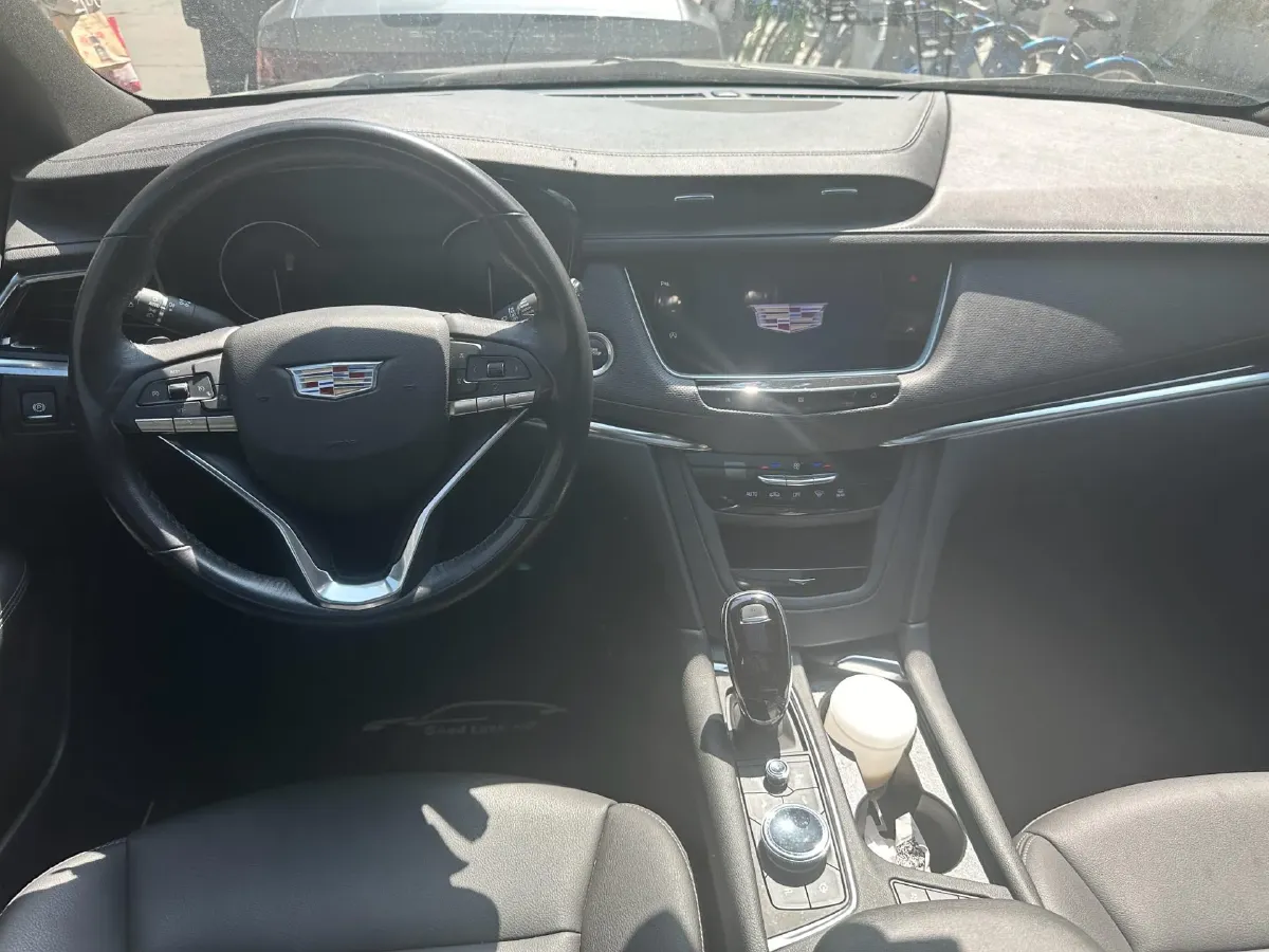 2021 Cadillac XT6 2.0T 237HP L4 9AT,autocango,china used car exporter,china ev exporter,chinese used car exporter,chinese used ev exporter