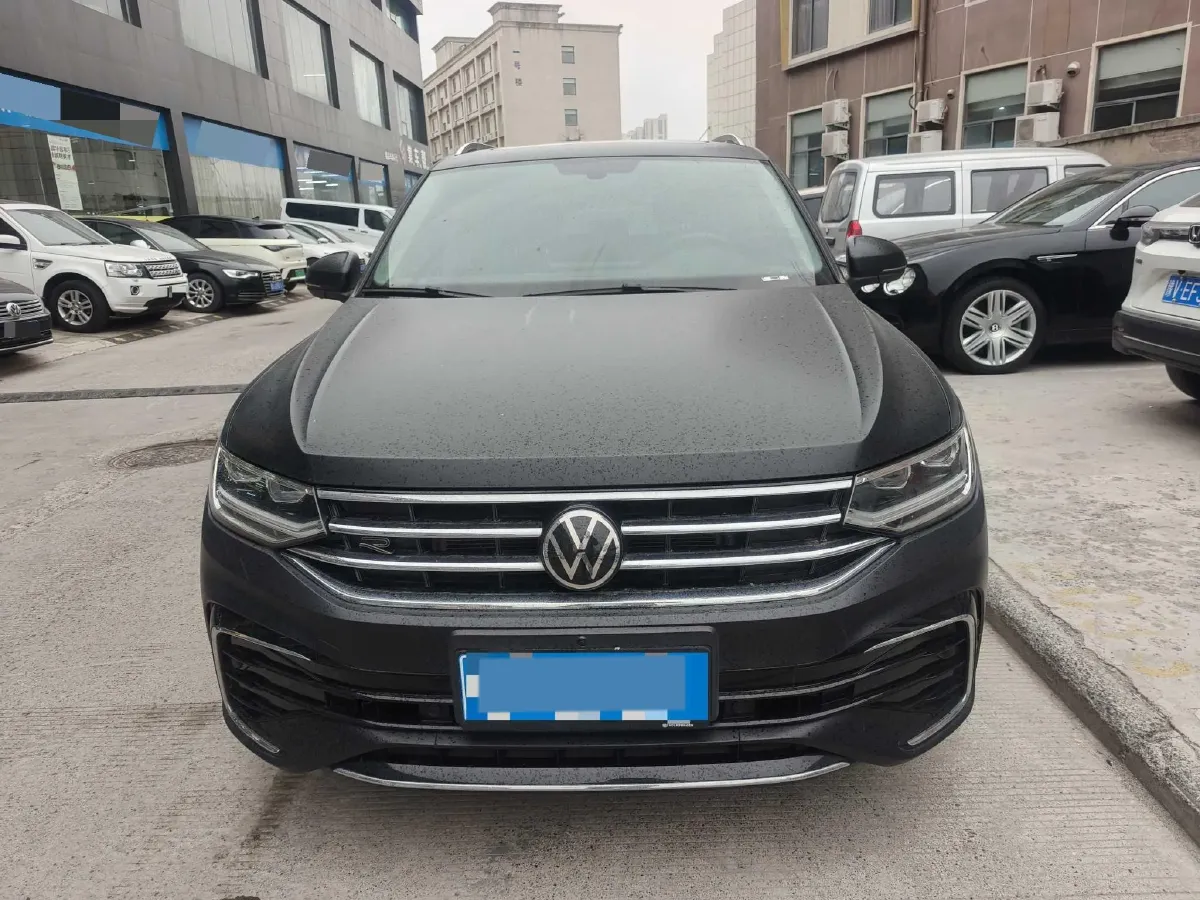 2024 Volkswagen Tiguan L 2.0T 186HP L4 7DCT,autocango,china used car exporter,china ev exporter,chinese used car exporter,chinese used ev exporter