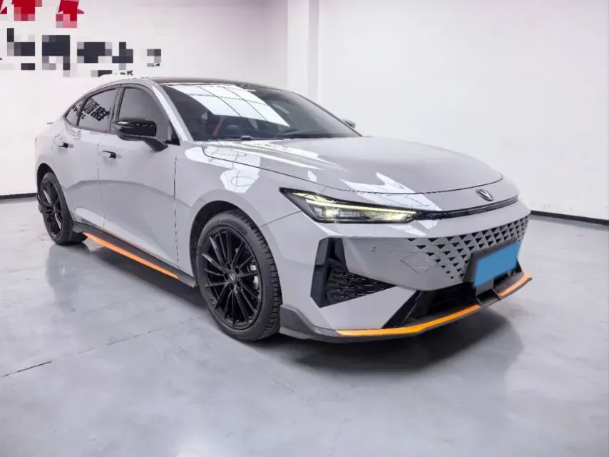 2024 ChangAn UNI-V 1.5T 188HP L4 7DCT,autocango,china used car exporter,china ev exporter,chinese used car exporter,chinese used ev exporter