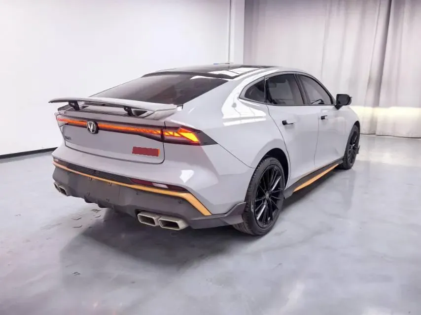 2024 ChangAn UNI-V 1.5T 188HP L4 7DCT,autocango,china used car exporter,china ev exporter,chinese used car exporter,chinese used ev exporter