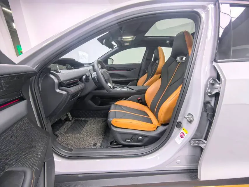 2024 ChangAn UNI-V 1.5T 188HP L4 7DCT,autocango,china used car exporter,china ev exporter,chinese used car exporter,chinese used ev exporter