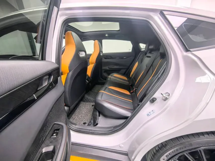 2024 ChangAn UNI-V 1.5T 188HP L4 7DCT,autocango,china used car exporter,china ev exporter,chinese used car exporter,chinese used ev exporter