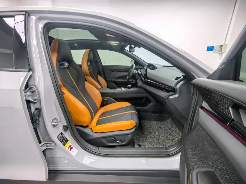 2024 ChangAn UNI-V 1.5T 188HP L4 7DCT,autocango,china used car exporter,china ev exporter,chinese used car exporter,chinese used ev exporter