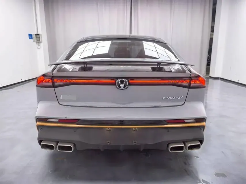 2024 ChangAn UNI-V 1.5T 188HP L4 7DCT,autocango,china used car exporter,china ev exporter,chinese used car exporter,chinese used ev exporter