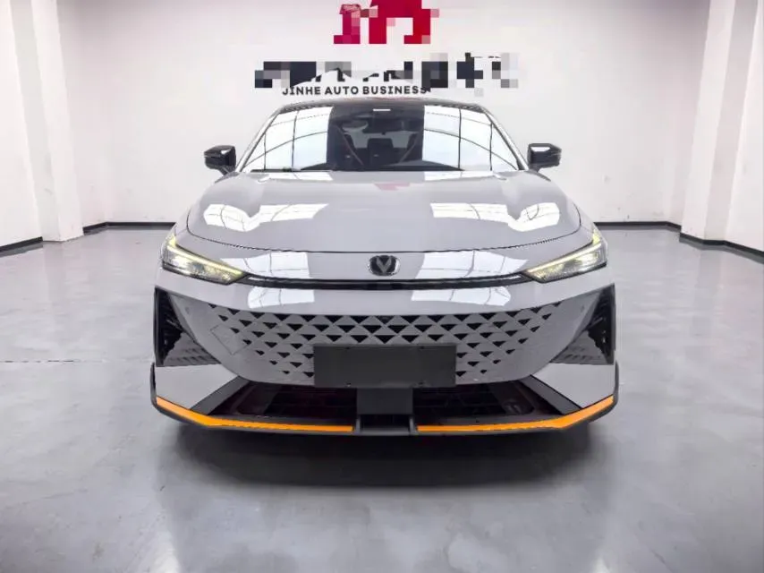 2024 ChangAn UNI-V 1.5T 188HP L4 7DCT,autocango,china used car exporter,china ev exporter,chinese used car exporter,chinese used ev exporter