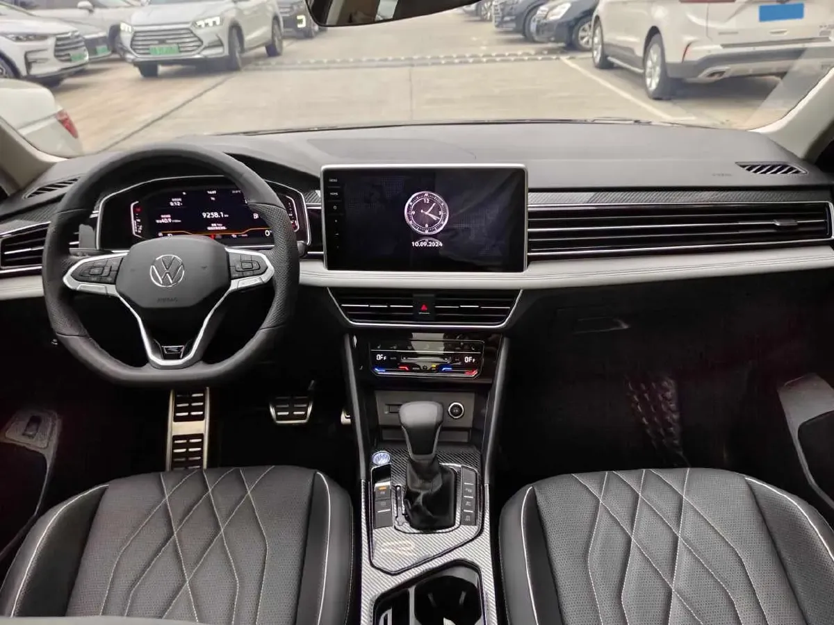 2024 Volkswagen Tiguan L 2.0T 186HP L4 7DCT,autocango,china used car exporter,china ev exporter,chinese used car exporter,chinese used ev exporter