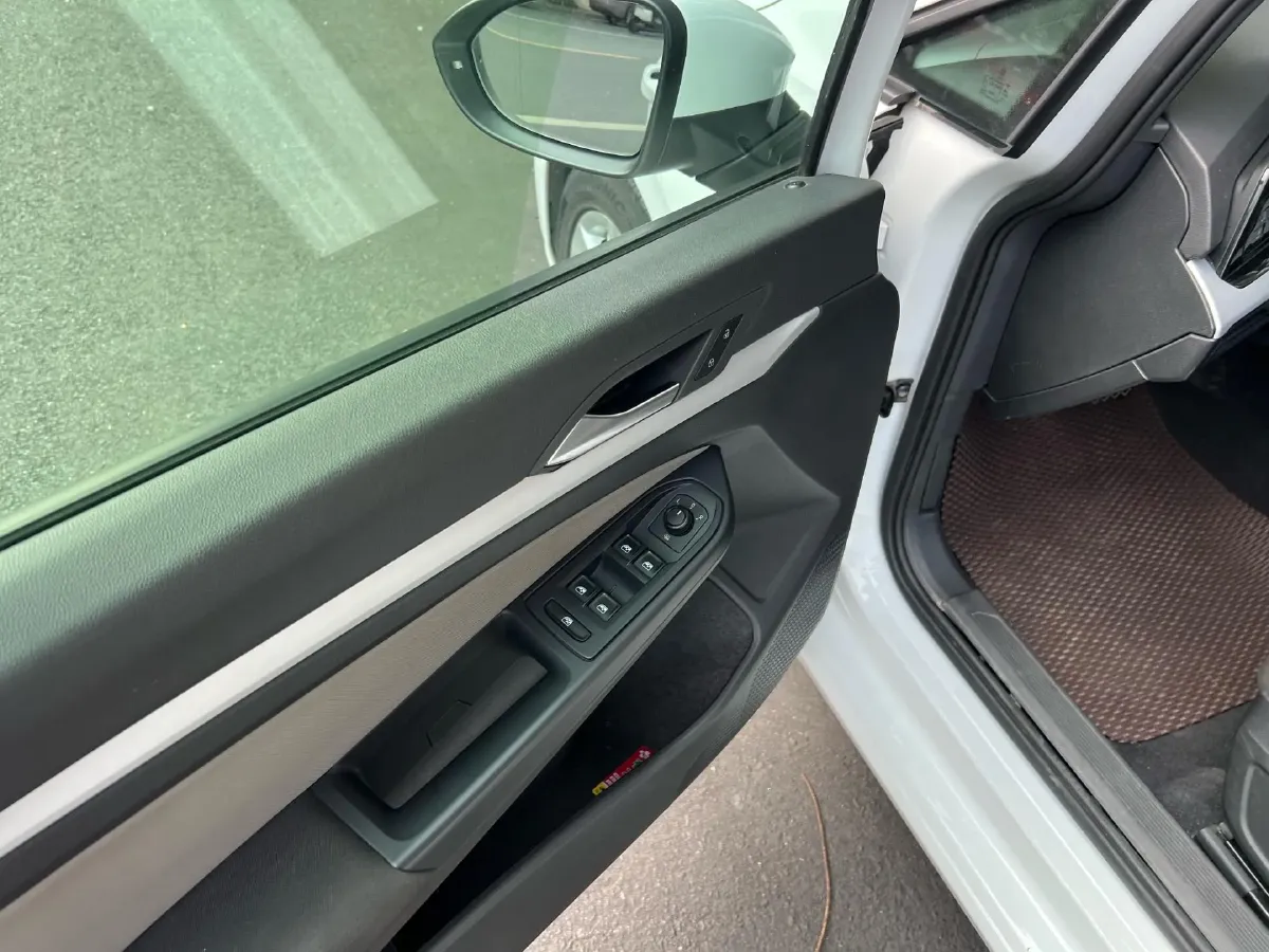 2021 Volkswagen Golf 1.2T 116HP L4 7DCT,autocango,china used car exporter,china ev exporter,chinese used car exporter,chinese used ev exporter