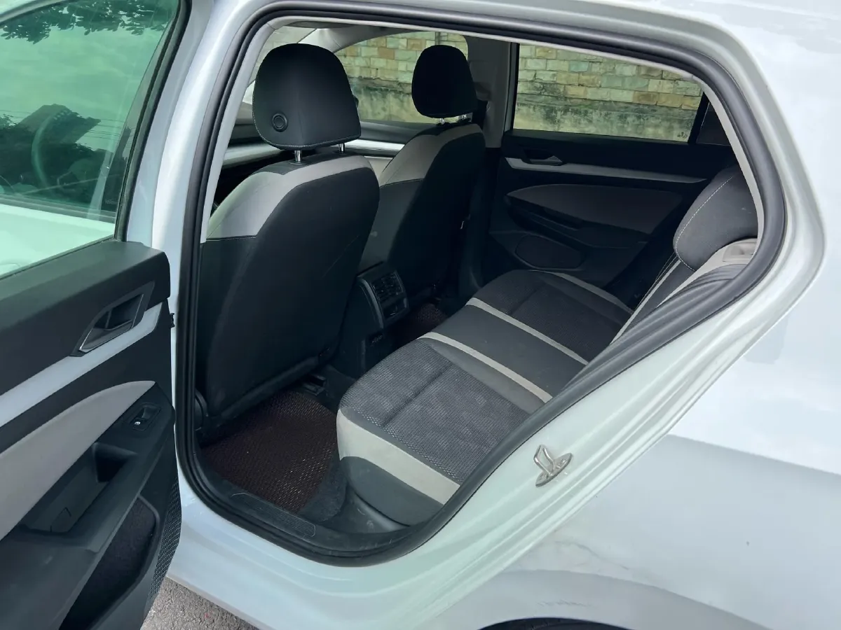 2021 Volkswagen Golf 1.2T 116HP L4 7DCT,autocango,china used car exporter,china ev exporter,chinese used car exporter,chinese used ev exporter