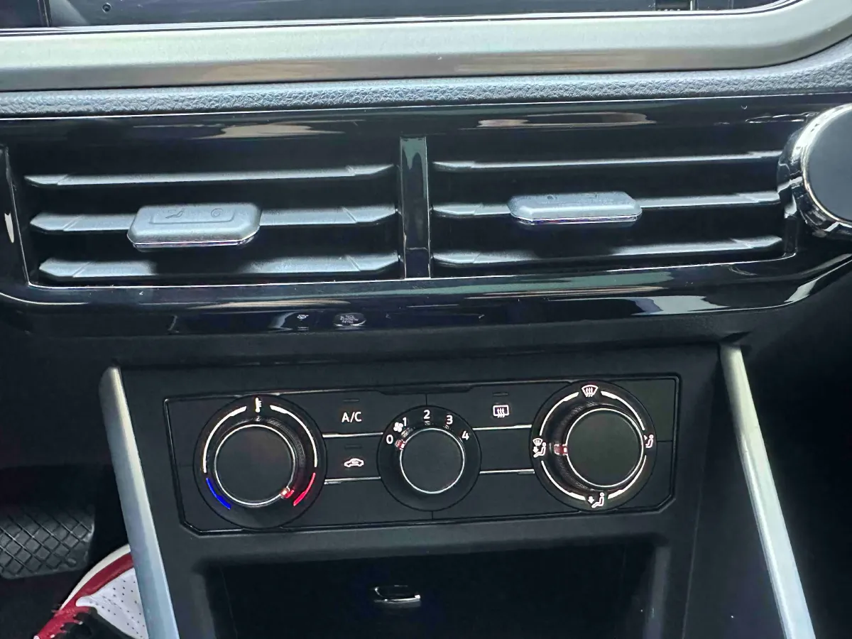 2023 Volkswagen Polo 1.5L 113HP L4 6AT,autocango,china used car exporter,china ev exporter,chinese used car exporter,chinese used ev exporter