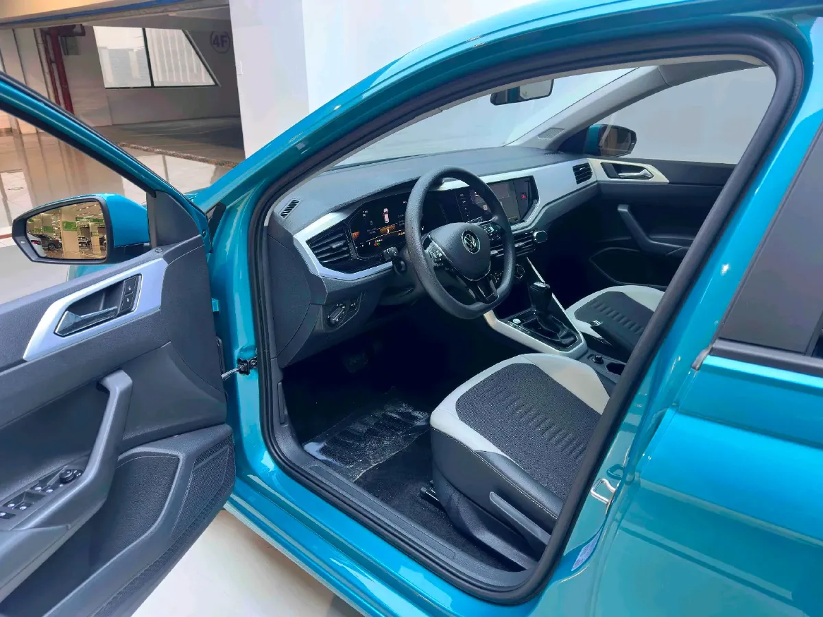 2023 Volkswagen Polo 1.5L 113HP L4 6AT,autocango,china used car exporter,china ev exporter,chinese used car exporter,chinese used ev exporter