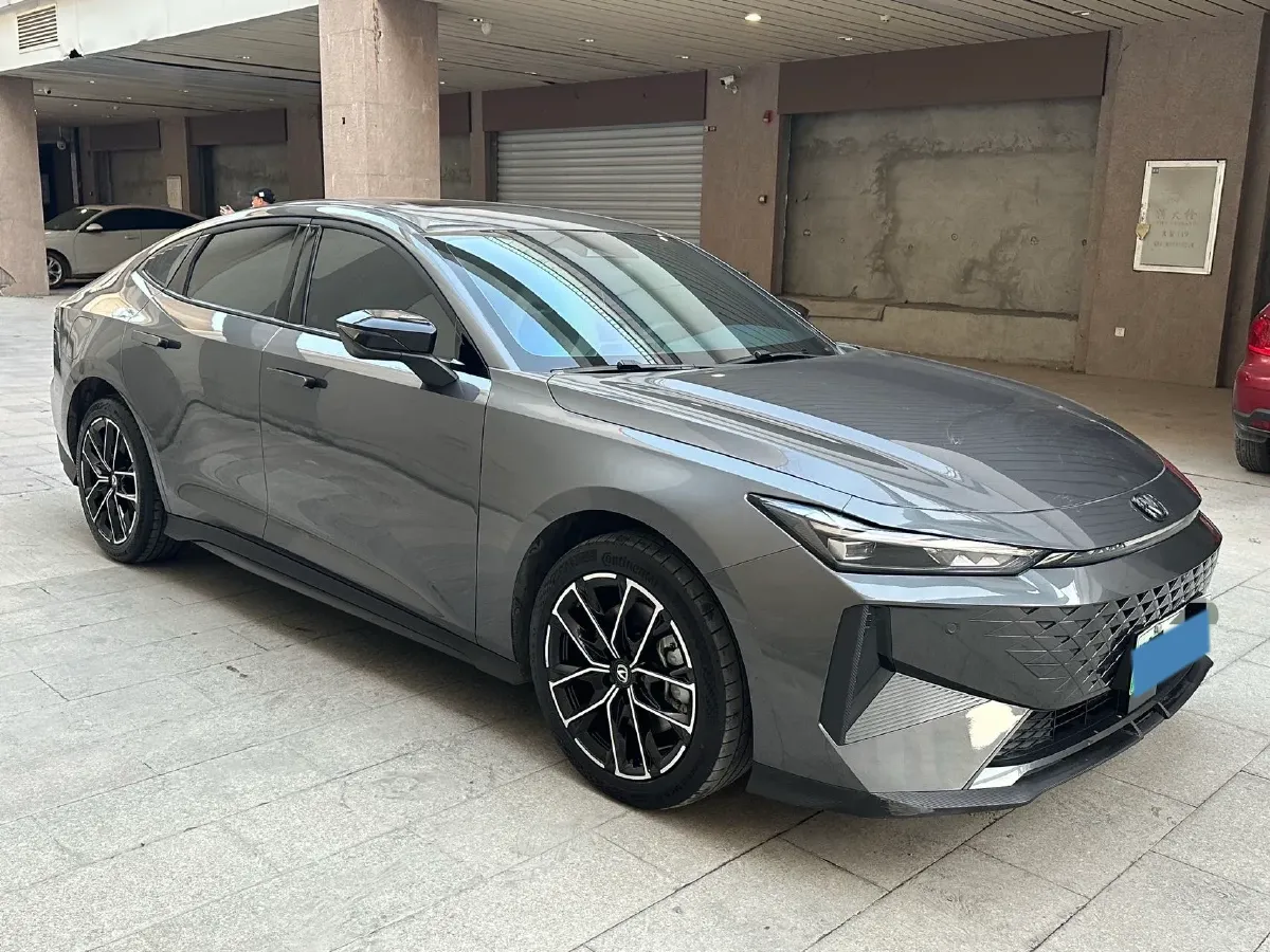 2024 ChangAn UNI-V iDD 1.5L 110HP L4 E-CVT PHEV 18.99KWH,autocango,china used car exporter,china ev exporter,chinese used car exporter,chinese used ev exporter