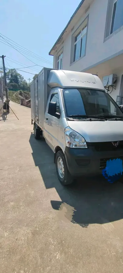 2020 WuLing RongGuang 1.5L 99HP L4 5MT,autocango,china used car exporter,china ev exporter,chinese used car exporter,chinese used ev exporter
