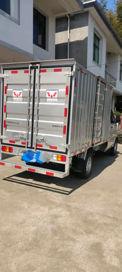 2020 WuLing RongGuang 1.5L 99HP L4 5MT,autocango,china used car exporter,china ev exporter,chinese used car exporter,chinese used ev exporter