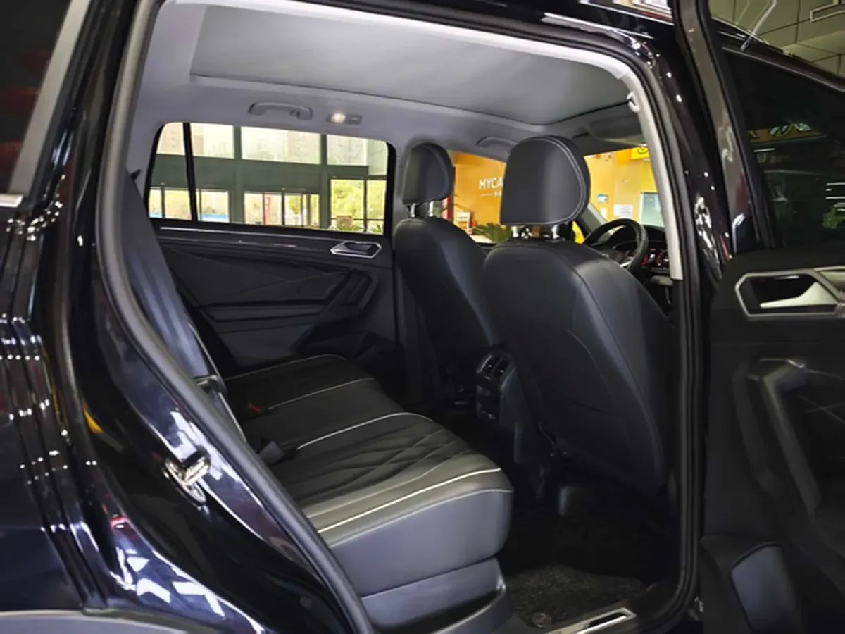 2024 Volkswagen Tiguan L 2.0T 186HP L4 7DCT,autocango,china used car exporter,china ev exporter,chinese used car exporter,chinese used ev exporter