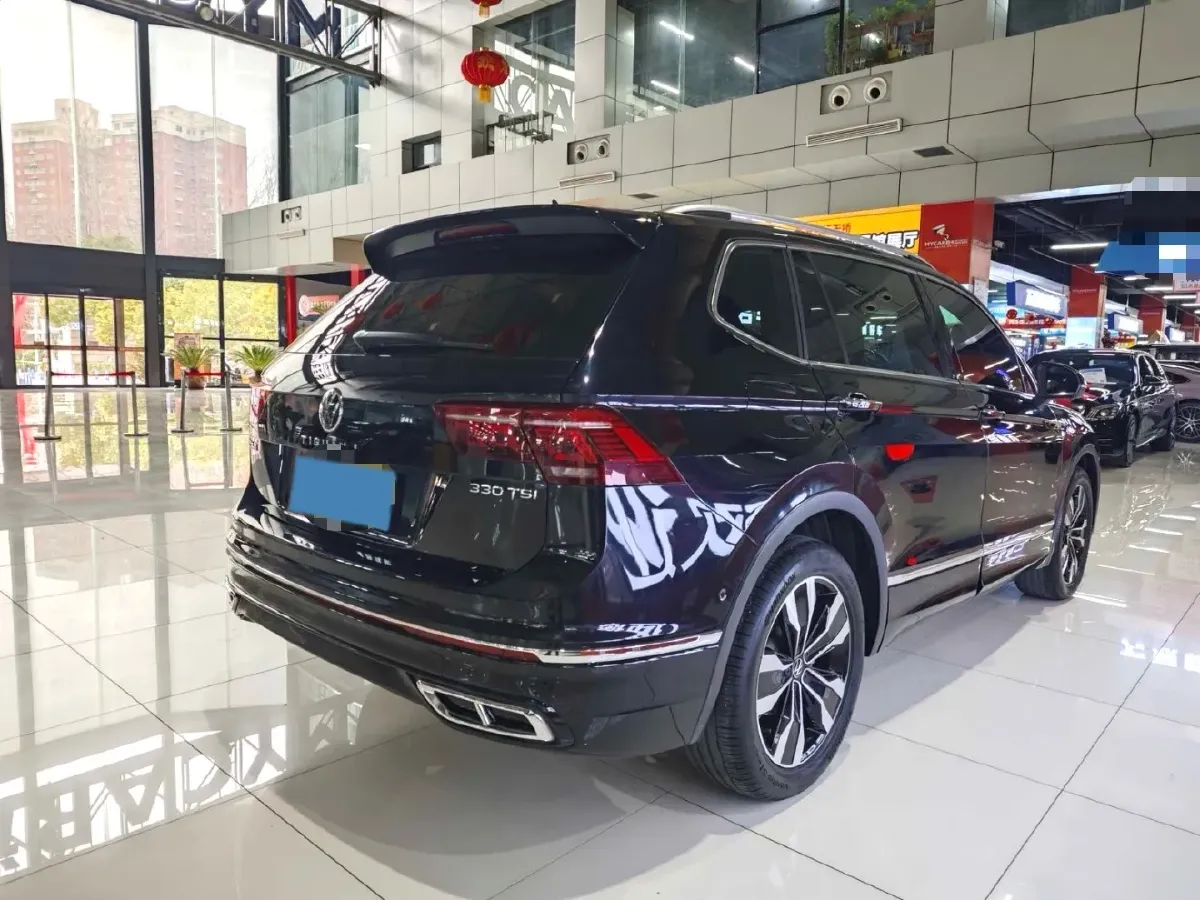 2024 Volkswagen Tiguan L 2.0T 186HP L4 7DCT,autocango,china used car exporter,china ev exporter,chinese used car exporter,chinese used ev exporter