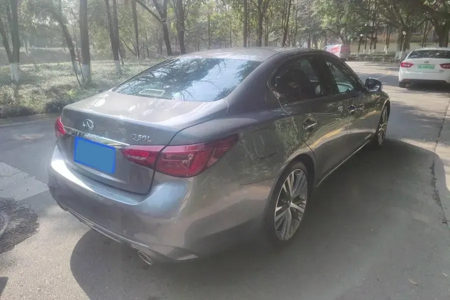 2022 Infiniti Q50L 2.0T 211HP L4 7AT,autocango,china used car exporter,china ev exporter,chinese used car exporter,chinese used ev exporter