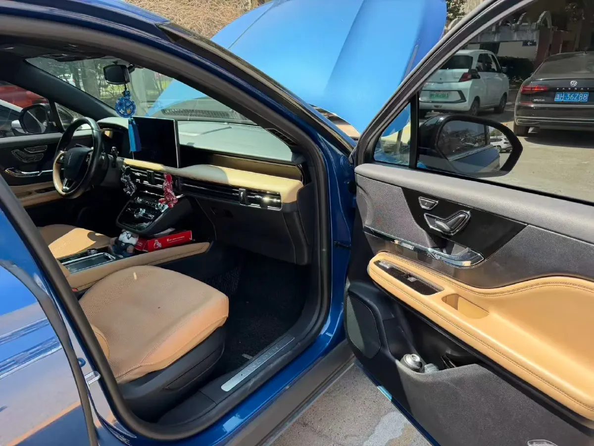 2021 Lincoln Corsair 2.0T 245HP L4 8AT,autocango,china used car exporter,china ev exporter,chinese used car exporter,chinese used ev exporter