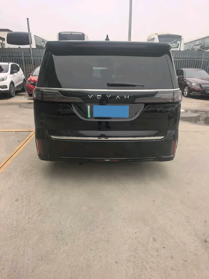 2022 Voyah Dream 1.5T 136HP L4 PHEV 25.57KWH,autocango,china used car exporter,china ev exporter,chinese used car exporter,chinese used ev exporter