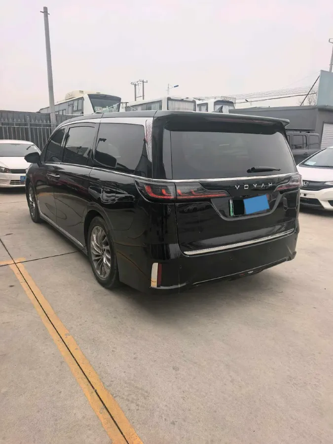 2022 Voyah Dream 1.5T 136HP L4 PHEV 25.57KWH,autocango,china used car exporter,china ev exporter,chinese used car exporter,chinese used ev exporter