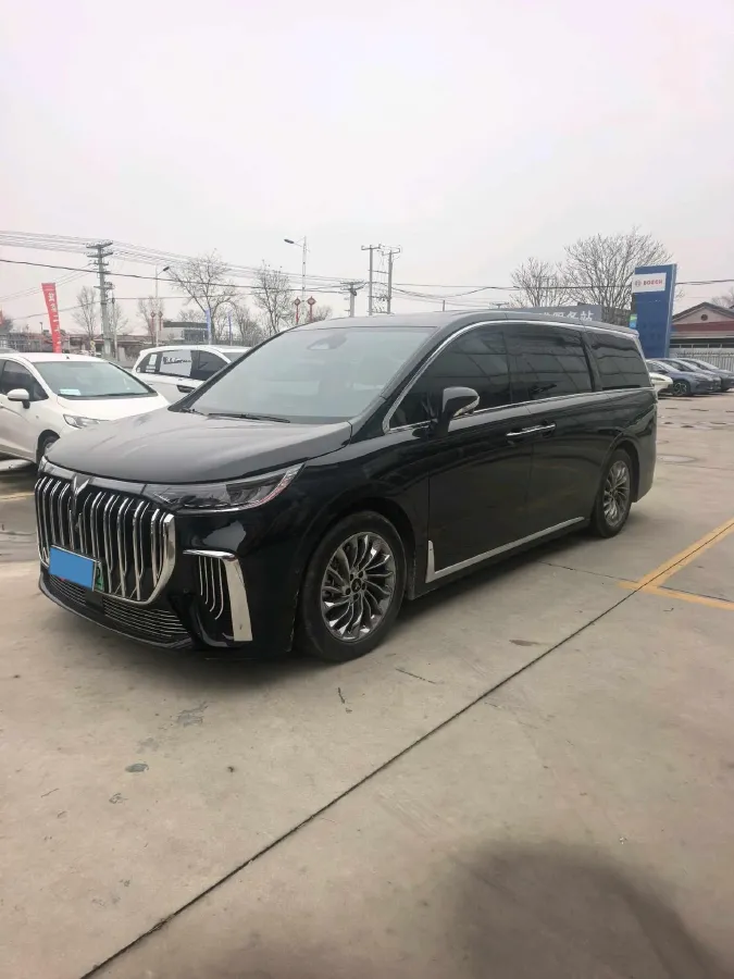 2022 Voyah Dream 1.5T 136HP L4 PHEV 25.57KWH,autocango,china used car exporter,china ev exporter,chinese used car exporter,chinese used ev exporter