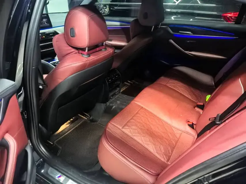 2022 BMW 5 Series 2.0T 252HP L4 8AT,autocango,china used car exporter,china ev exporter,chinese used car exporter,chinese used ev exporter